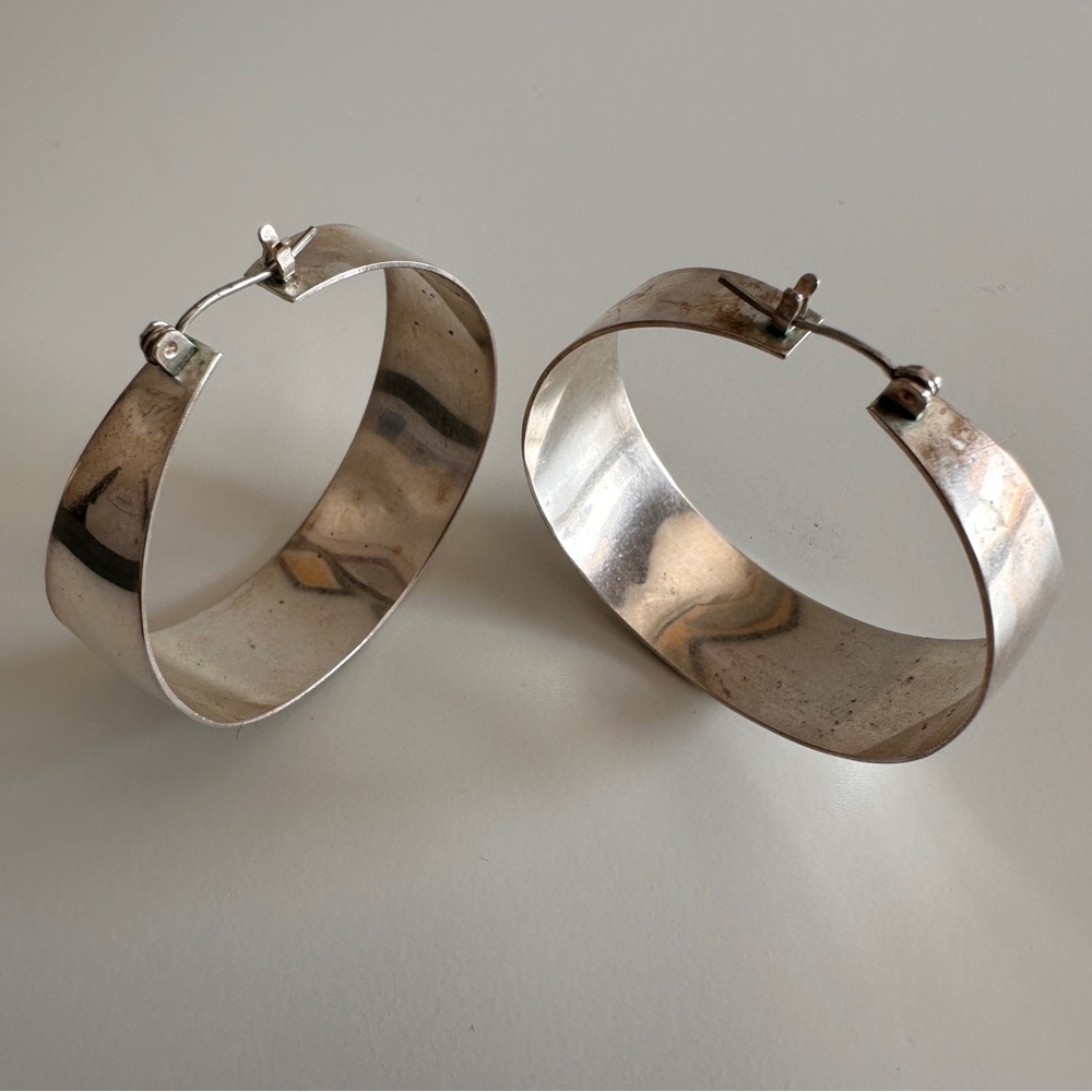 Sarah Safavi Anthem Hoops